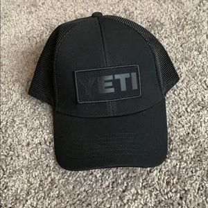 Black YETI hat